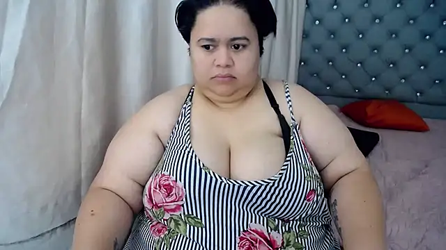 hotlesby4uxxx online show from January 15, 2025, 12:09 am