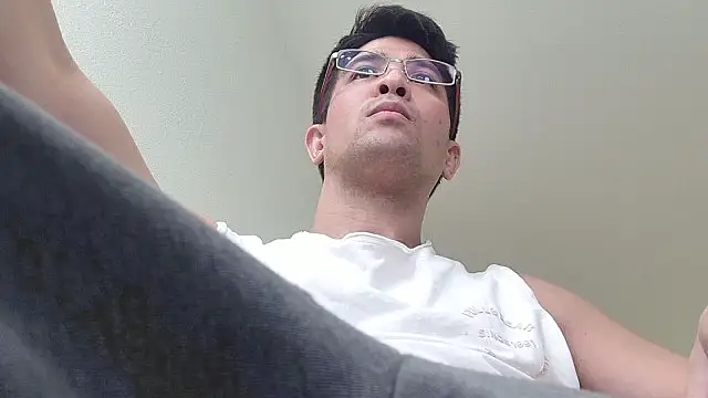 Snapshot of SebastianReiss chatting on July 23, 2026, 6:33 am SebastianReiss online show from July 23, 2026, 6:33 am