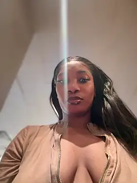   Nessa   online show from October 5, 2025, 11:12 am