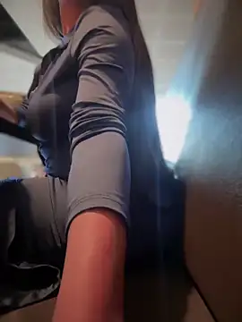   Nessa   online show from March 7, 2025, 12:01 pm