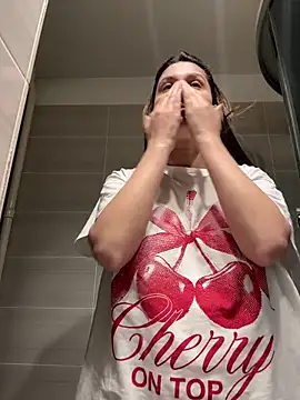 Snapshot of IrisBlues chatting on October 3, 2025, 4:52 pm IrisBlues online show from October 3, 2025, 4:52 pm