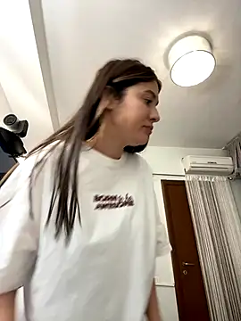 Snapshot of IrisBlues chatting on September 17, 2025, 4:20 pm IrisBlues online show from September 17, 2025, 4:20 pm