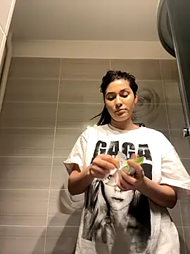 IrisBlues online show from December 5, 2025, 5:11 pm