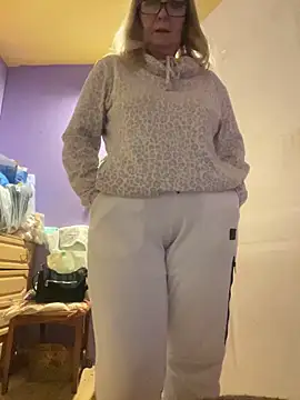 Snapshot of Irina2909@xh chatting on February 10, 2026, 5:12 pm Irina2909xh online show from February 10, 2026, 5:12 pm