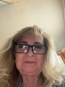 Irina2909xh online show from March 15, 2026, 10:11 am