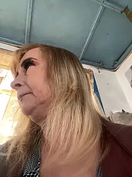 Irina2909xh online show from September 28, 2025, 8:32 am