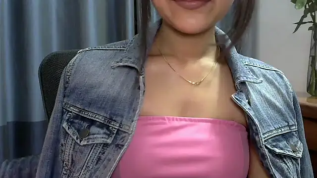 Snapshot of selen_5 chatting on January 15, 2025, 7:01 pm selen 5 online show from January 15, 2025, 7:01 pm