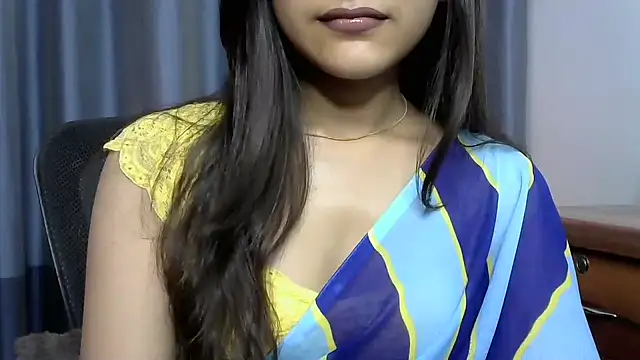 Snapshot of selen_5 chatting on February 3, 2025, 7:31 pm selen 5 online show from February 3, 2025, 7:31 pm