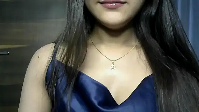 Snapshot of selen_5 chatting on September 17, 2025, 6:10 pm selen 5 online show from September 17, 2025, 6:10 pm