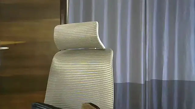 Snapshot of selen_5 chatting on October 14, 2025, 6:19 pm selen 5 online show from October 14, 2025, 6:19 pm