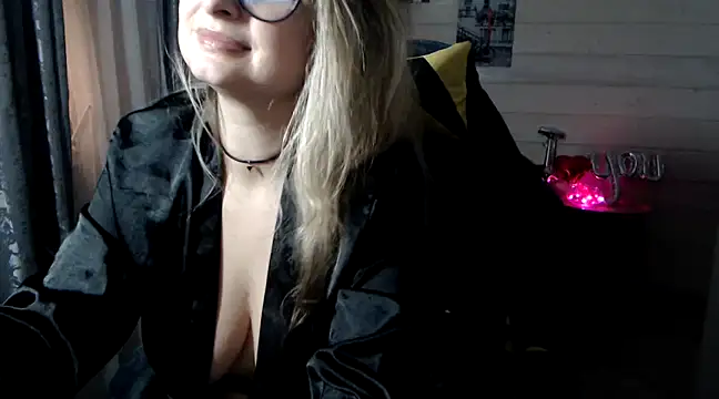 RubiLakros online show from February 26, 2025, 9:42 pm