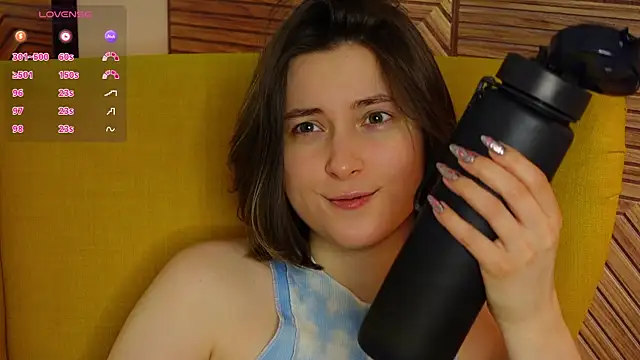 Snapshot of BeckyMartens chatting on March 11, 2025, 6:30 am BeckyMartens online show from March 11, 2025, 6:30 am