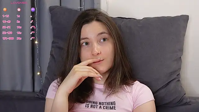 Snapshot of BeckyMartens chatting on November 5, 2025, 1:52 am BeckyMartens online show from November 5, 2025, 1:52 am