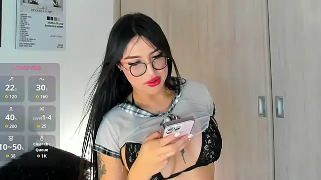 Snapshot of hollyprincess_2 chatting on July 8, 2026, 2:57 am hollyprincess 2 online show from July 8, 2026, 2:57 am