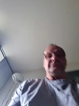 Snapshot of markoh70 chatting on September 13, 2025, 9:42 am markoh70 online show from September 13, 2025, 9:42 am