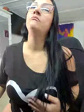 Ameliarizo online show from February 13, 2026, 11:05 pm