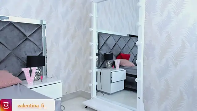 valentina fi online show from March 20, 2025, 12:22 pm