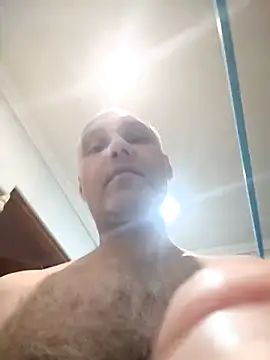 Snapshot of Sam_Colt chatting on May 7, 2026, 8:28 am Sam Colt online show from May 7, 2026, 8:28 am