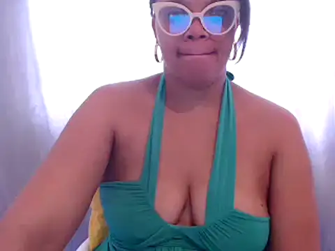 Snapshot of Lustfuleyez chatting on March 20, 2025, 10:43 am Lustfuleyez online show from March 20, 2025, 10:43 am