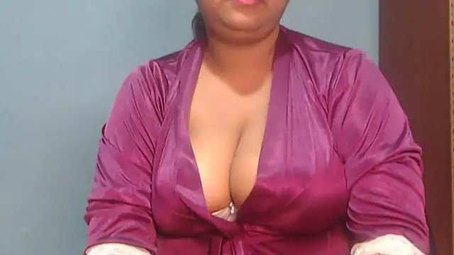 Snapshot of naughtyboobs38dd chatting on June 18, 2026, 4:45 pm naughtyboobs38dd online show from June 18, 2026, 4:45 pm