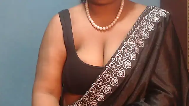 Snapshot of naughtyboobs38dd chatting on May 30, 2026, 5:07 pm naughtyboobs38dd online show from May 30, 2026, 5:07 pm