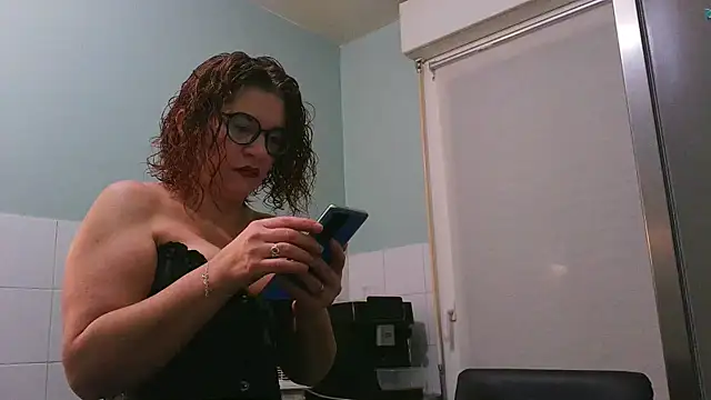 jennylovence online show from November 24, 2025, 8:14 am