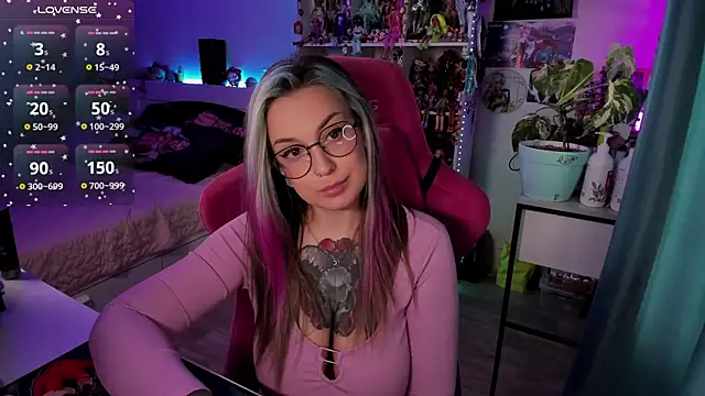 ChloeKohaku online show from February 17, 2025, 7:04 am