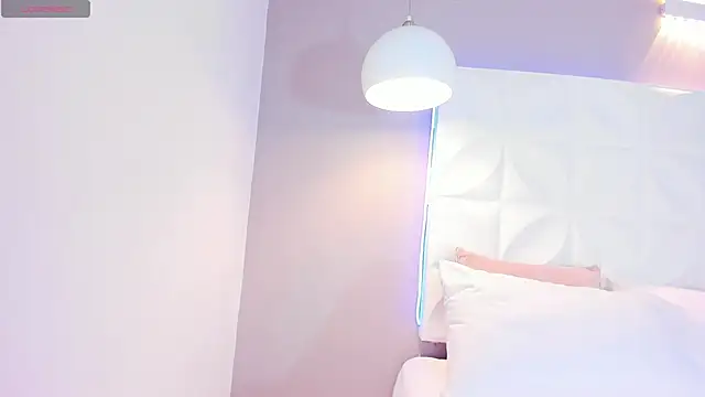 Snapshot of Alexis_camX chatting on February 19, 2025, 11:49 am Alexis camX online show from February 19, 2025, 11:49 am