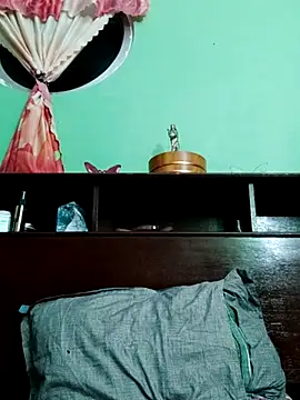 QueenSoreal online show from October 19, 2025, 4:10 pm