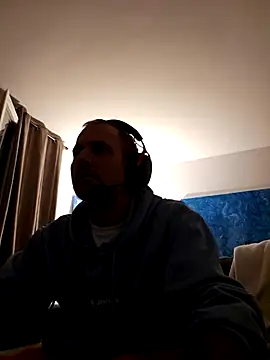 verylargecock online show from September 18, 2025, 3:20 am