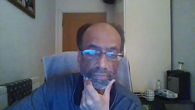 rauncher1 online show from November 7, 2025, 12:37 am