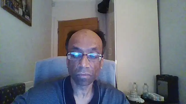 rauncher1 online show from September 26, 2025, 11:44 pm