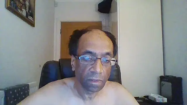 rauncher1 online show from September 12, 2025, 8:03 am