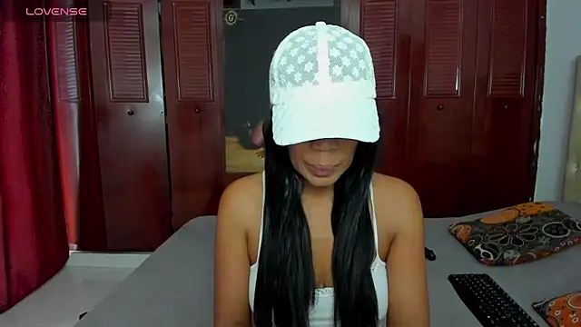 Snapshot of LUISSA_ chatting on May 9, 2026, 11:46 am LUISSA online show from May 9, 2026, 11:46 am