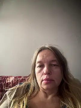 Snapshot of Susanel chatting on September 20, 2025, 9:36 am Susanel online show from September 20, 2025, 9:36 am