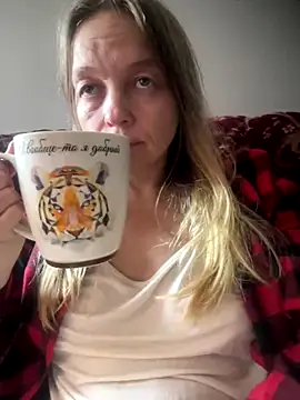 Snapshot of Susanel chatting on September 13, 2025, 9:53 am Susanel online show from September 13, 2025, 9:53 am