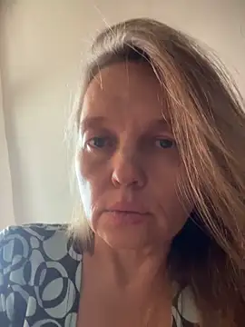 Snapshot of Susanel chatting on September 24, 2025, 11:50 am Susanel online show from September 24, 2025, 11:50 am