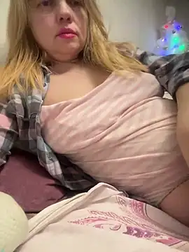 Snapshot of Susanel chatting on March 2, 2025, 8:03 pm Susanel online show from March 2, 2025, 8:03 pm