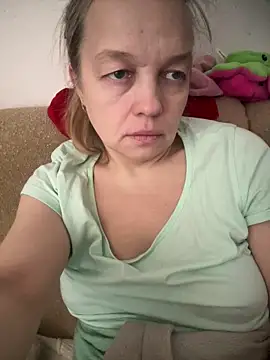 Snapshot of Susanel chatting on February 28, 2025, 8:20 am Susanel online show from February 28, 2025, 8:20 am