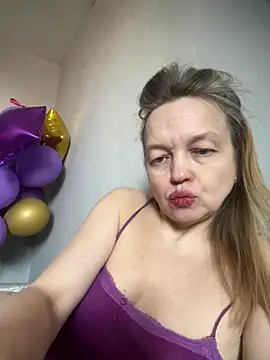 Snapshot of Susanel chatting on March 16, 2025, 9:05 am Susanel online show from March 16, 2025, 9:05 am