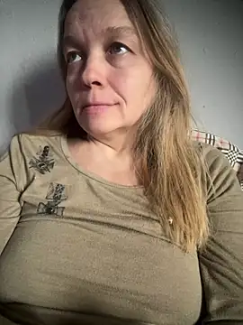 Snapshot of Susanel chatting on March 15, 2025, 7:31 am Susanel online show from March 15, 2025, 7:31 am