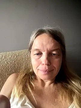 Snapshot of Susanel chatting on October 11, 2025, 10:05 am Susanel online show from October 11, 2025, 10:05 am