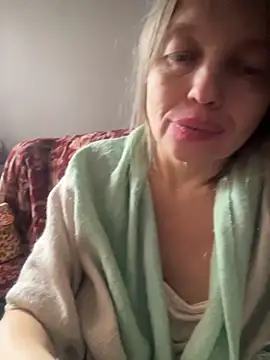 Snapshot of Susanel chatting on September 25, 2025, 11:05 am Susanel online show from September 25, 2025, 11:05 am