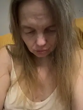 Snapshot of Susanel chatting on November 29, 2025, 12:00 am Susanel online show from November 29, 2025, 12:00 am