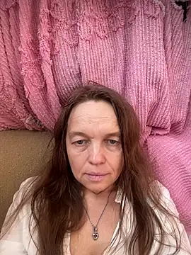 Snapshot of Susanel chatting on July 9, 2026, 4:28 pm Susanel online show from July 9, 2026, 4:28 pm