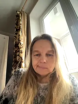 Snapshot of Susanel chatting on November 1, 2025, 10:53 am Susanel online show from November 1, 2025, 10:53 am