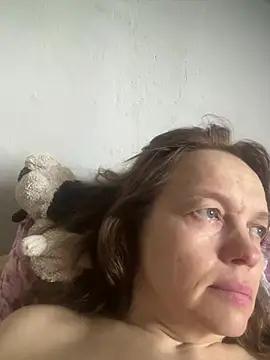 Snapshot of Susanel chatting on July 3, 2026, 8:43 am Susanel online show from July 3, 2026, 8:43 am