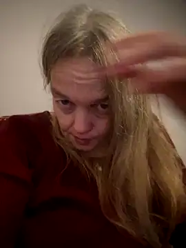 Snapshot of Susanel chatting on October 19, 2025, 3:15 pm Susanel online show from October 19, 2025, 3:15 pm