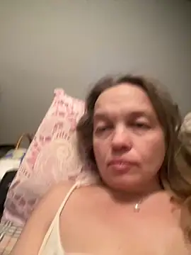 Snapshot of Susanel chatting on November 23, 2025, 5:34 pm Susanel online show from November 23, 2025, 5:34 pm