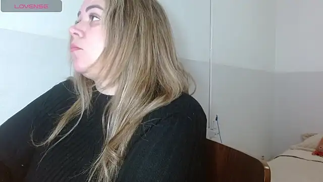 bella savati online show from September 27, 2025, 1:12 am